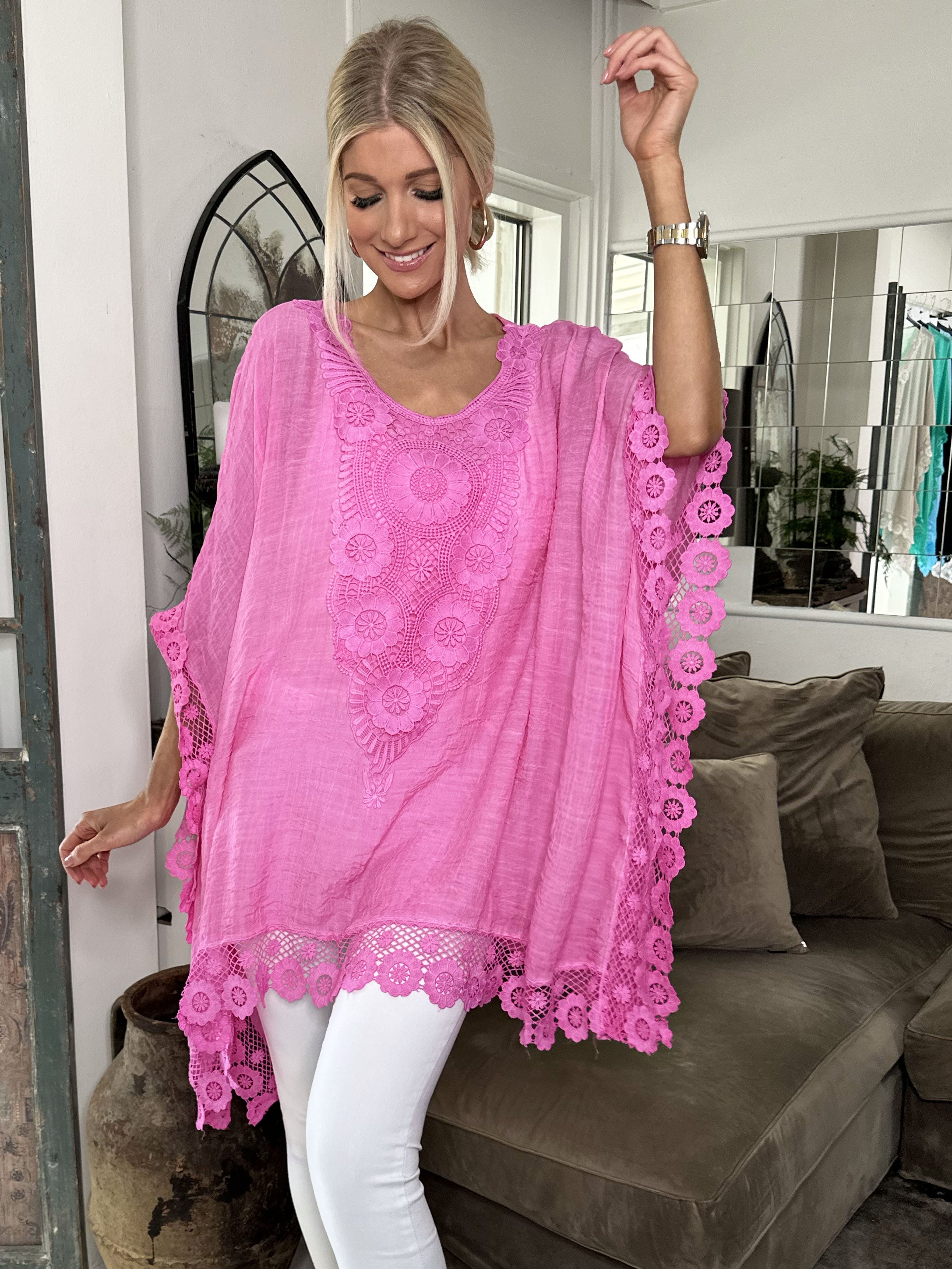 Leslie - Smuk tunika med blondekanter